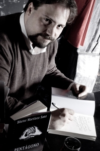 Scriitorul Héctor Martínez Sanz (foto: Defeses Fine Arts)